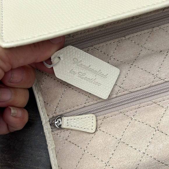 Wolf Design Jewelry Bag Cream - Picture 4 of 7